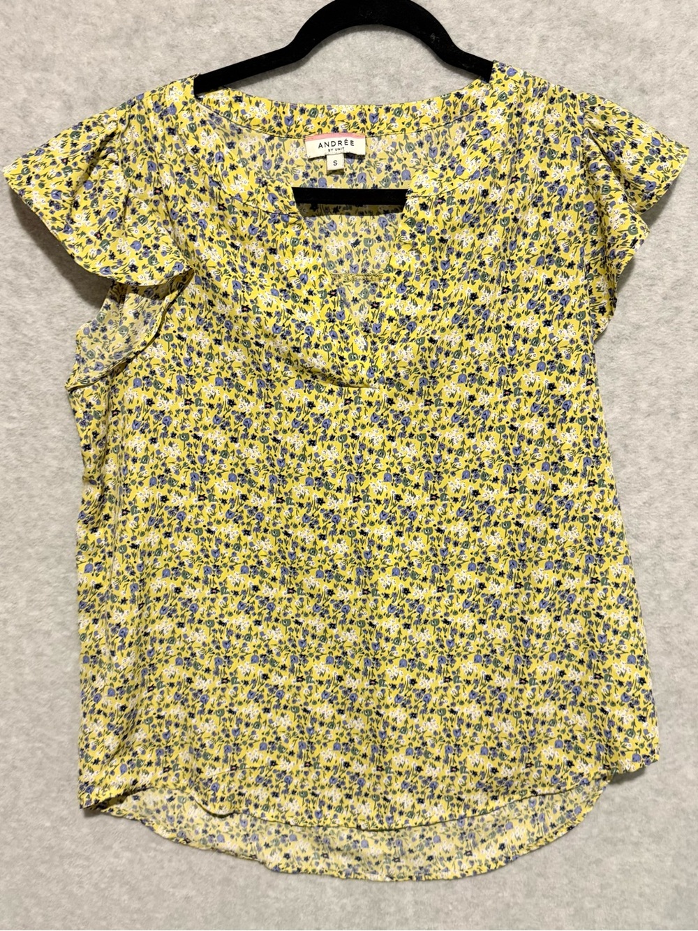 ANDREE BY UNIT Yellow Floral Ruffle Sleeve Blouse